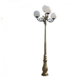 Cột đèn sân vườn lục bình